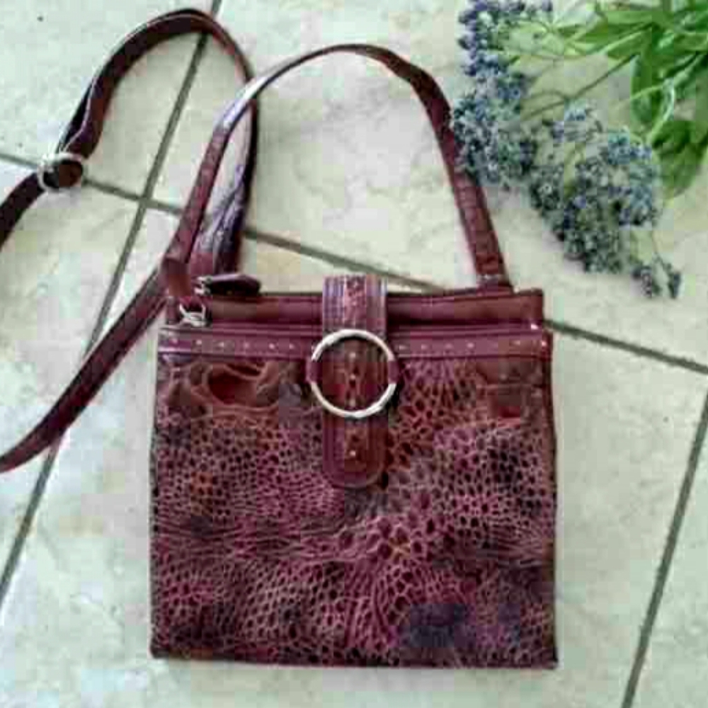 Relic Women's Crossbody Bag Purse